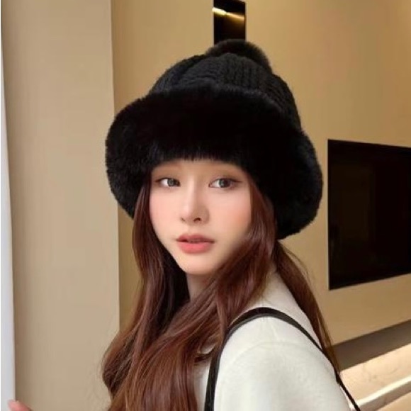 WINTER/FALL HAT - Picture 4 of 5